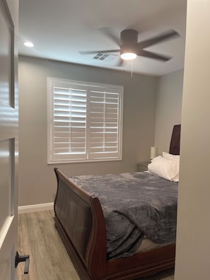 2 bedrooms, iron/ironing board, Internet, bed sheets - AZ GO Rentals: 2022 built, 2bd/1ba, 1k sqft, Pickleball Court! DETACHED! (Gilbert)