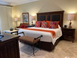 3 bedrooms, in-room safe, desk, iron/ironing board