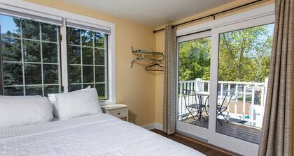 Large 2-bedroom/2-bathroom apartment in the heart of Fish Creek