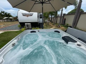 Outdoor spa tub