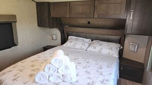 6 chambres, fer et planche à repasser, Wi-Fi, literie fournie