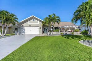 Exterior - Lake front home ,3 bedrooms,2 bathrooms (Cape Coral)