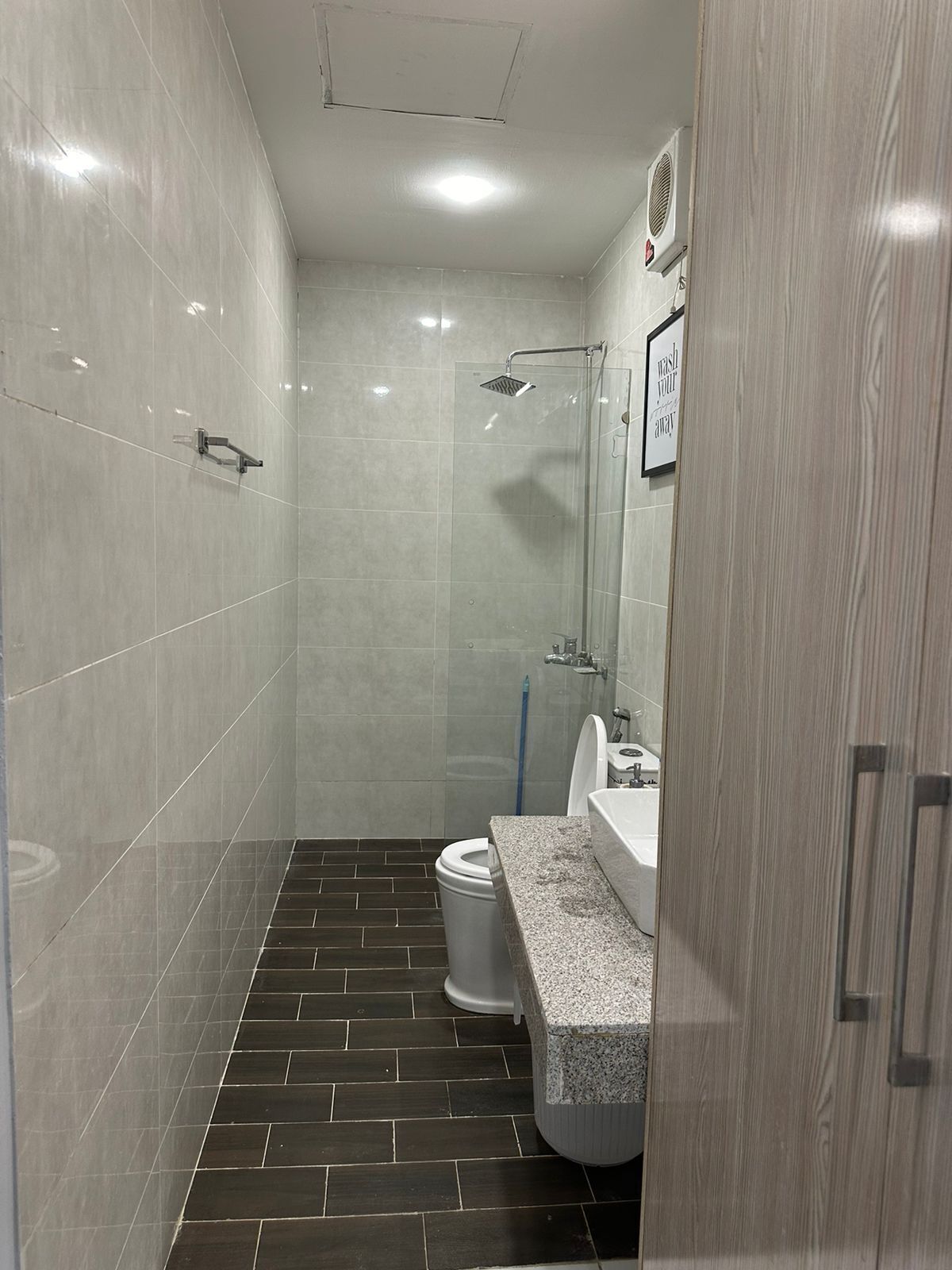 坐浴桶、提供毛巾、番梘、廁紙