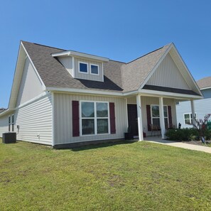 Exterior - Modern Freeport Retreat–15 Minutes to 30A Beaches (Freeport)