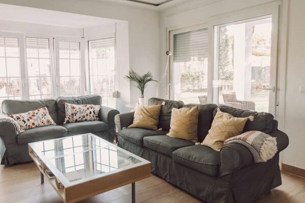 Living area - Chalet en Urb.Roche, Playas, Relax y Naturaleza. (Roche)