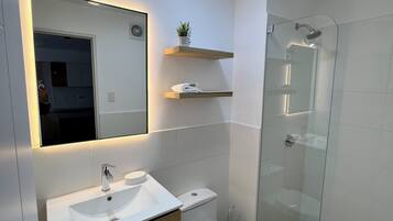 Handtücher, Seife, Toilettenpapier