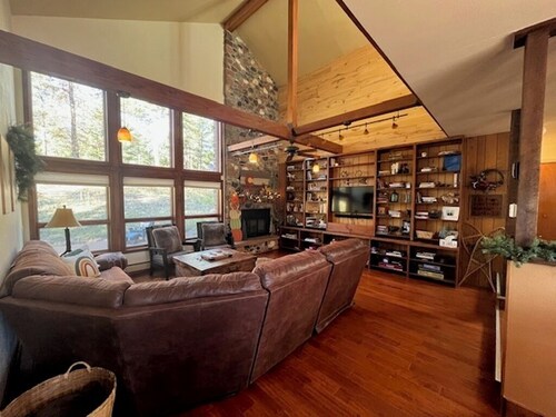 The Harvest Moon Mountain Retreat