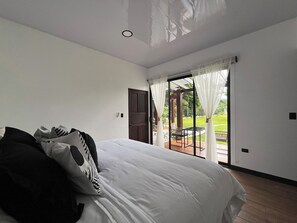 3 bedrooms, WiFi, bed sheets - Villa Luciérnaga: Private Pool and Total Relaxation (Provincia de Alajuela)