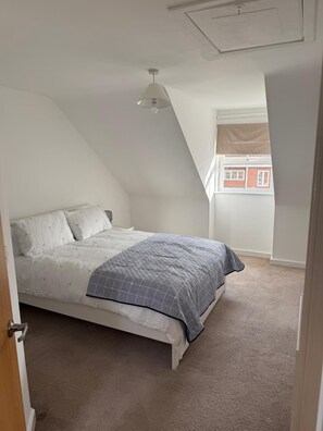 3 dormitorios, tabla de planchar con plancha, wifi y ropa de cama