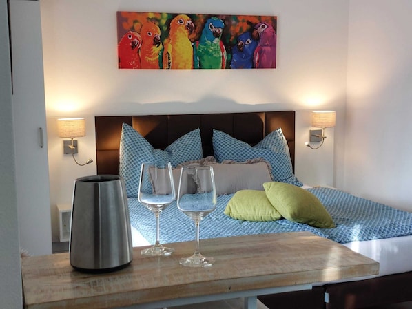 1 bedroom, WiFi, bed sheets