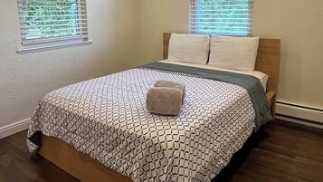 5 makuuhuonetta, työpöytä, silitysrauta/-lauta, Wi-Fi