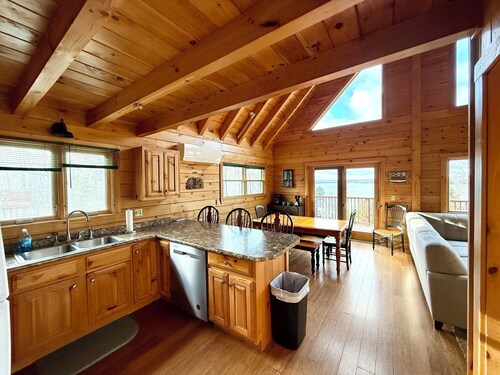 Waterfront Cabin with Private Beach in Bar Harbor. Minutes from Acadia National Park & Downtown Bar Harbor. Newly furnished 3-bedroom, two baths with game room, outdoor grill and fire-pit.