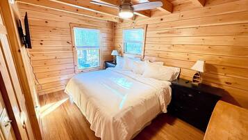 2 soverom, strykejern/-brett, wi-fi og sengetøy