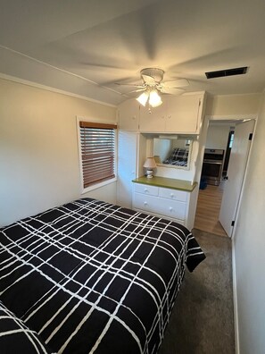 2 bedrooms, Internet, bed sheets