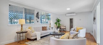 Tranquil 5-bedroom house with AC and Long Driveway in Redwood City