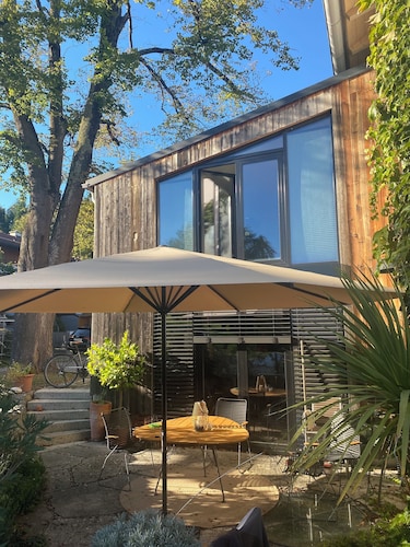 Scheunenumbau von 1860, Tinyhaus mit Terrasse, zwischen München und Chiemsee!