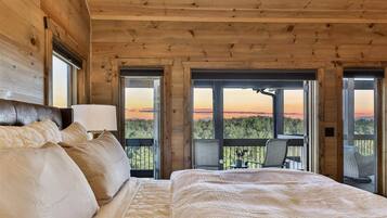 5 bedrooms, iron/ironing board, free WiFi