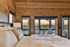 5 bedrooms, iron/ironing board, free WiFi