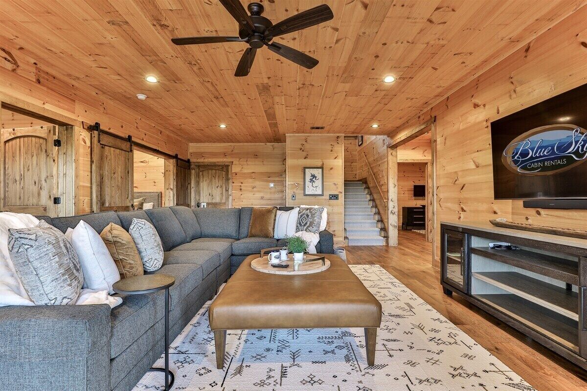 Smart TV, fireplace, table tennis