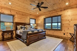 5 bedrooms, iron/ironing board, free WiFi, bed sheets