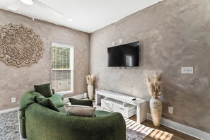 Living area - Modern 4BR/4BA Escape • 10 Min to Downtown ATL (Atlanta)