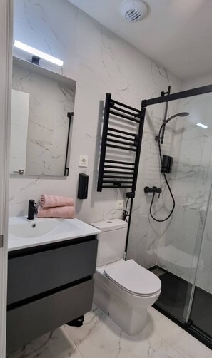 Hair dryer, towels
