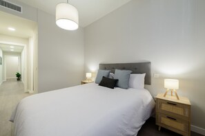 3 bedrooms, desk, iron/ironing board, WiFi