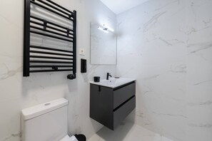 Hair dryer, towels