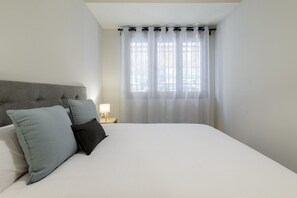 3 室のベッドルーム、デスク、アイロン / アイロン台、WiFi