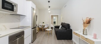 TORREJĂN SUITES APARTMENT. Low 7