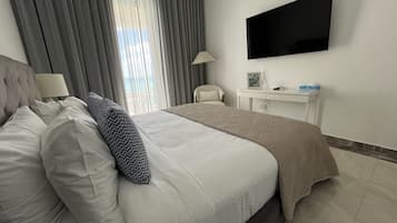 Luxury Villa, Sea View | Room amenity