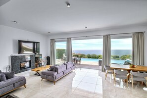 Luxury-Villa, Meerblick | Wohnbereich