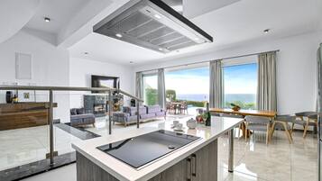 Luxury-Villa, Meerblick | Eigene Küche | Kühlschrank, Mikrowelle, Ofen, Herdplatte