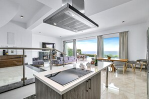 Luxury Villa, Sea View | Private kitchen
