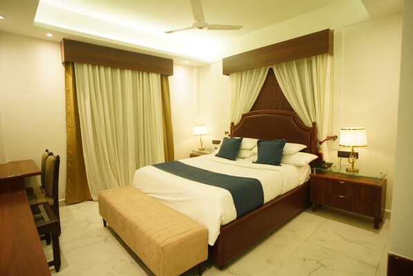 Standardzimmer | Schreibtisch, laptopgeeigneter Arbeitsplatz, kostenloses WLAN