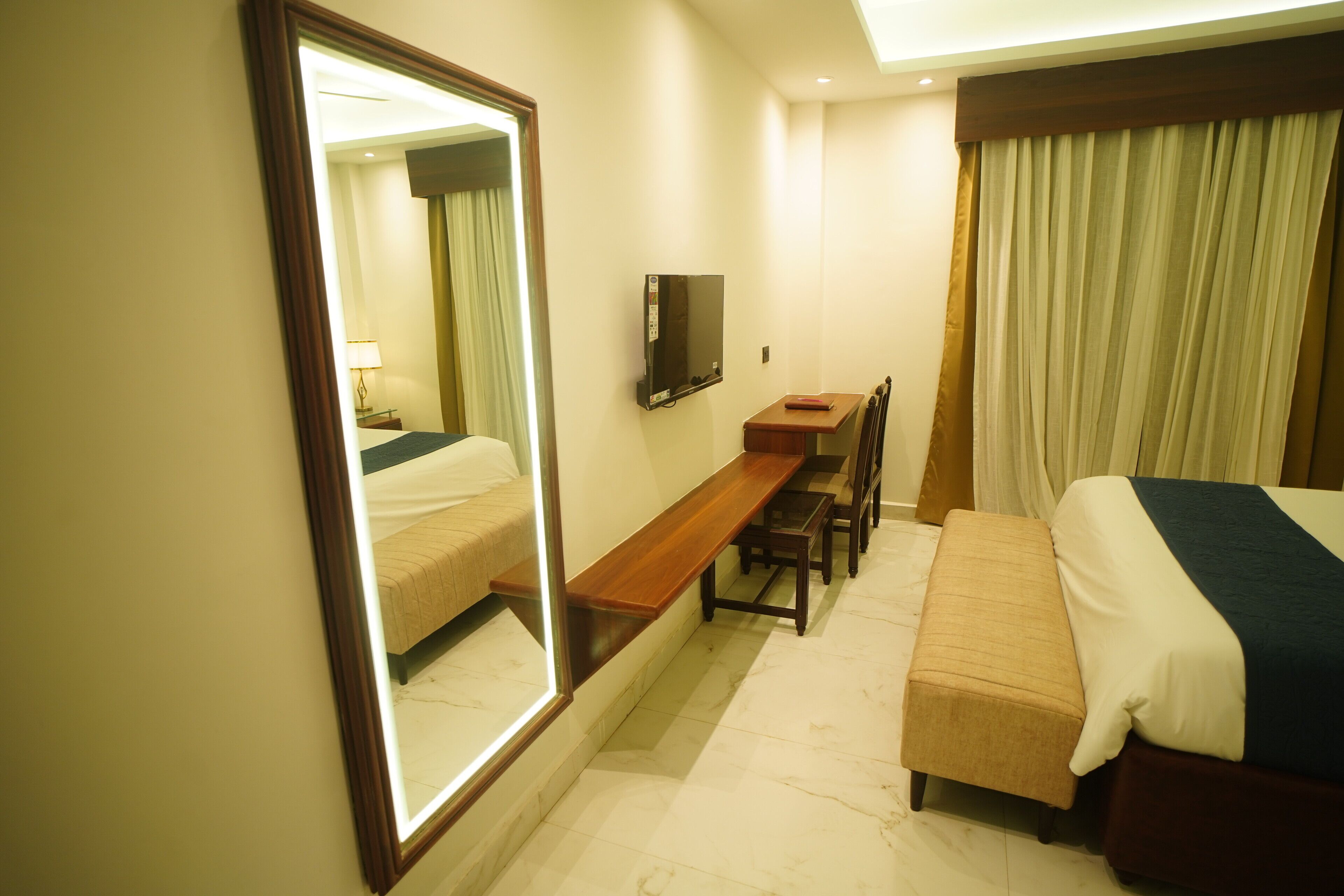 Standaard kamer | Een bureau, een laptopwerkplek, gratis wifi