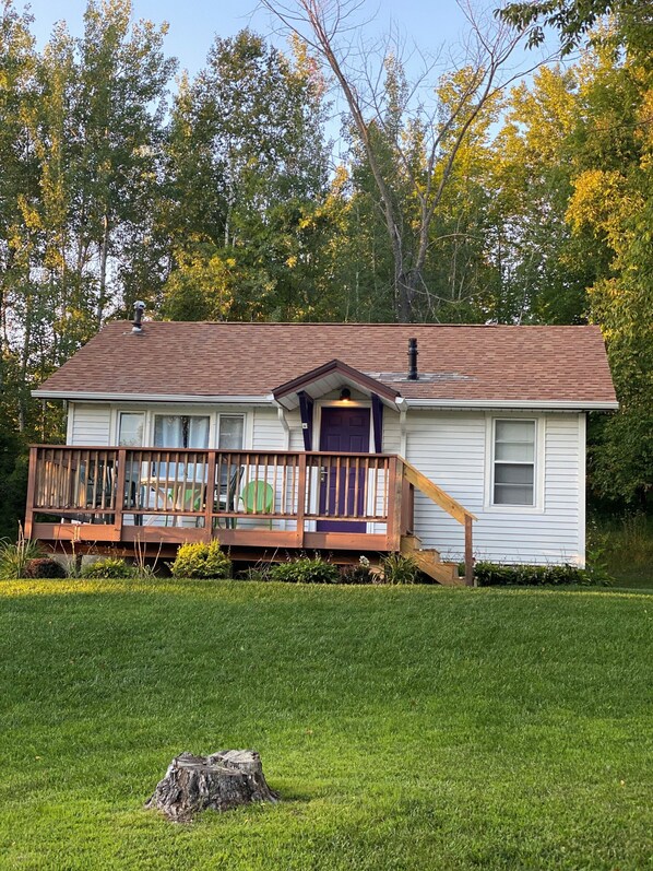 Exterior - Charming cottage just outside Fish Creek - perfect getaway spot (Fish Creek)