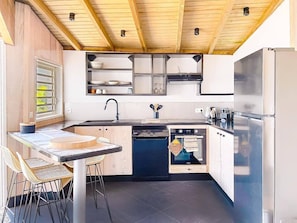 Microwave, oven, dishwasher, coffee/tea maker