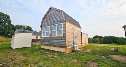 Cabin with Private HOT TUB!!! 8 minutes to Ark Encounter!!!