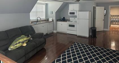 Angler's Getaway, close to ramps and bait shop, with dual boat hookups