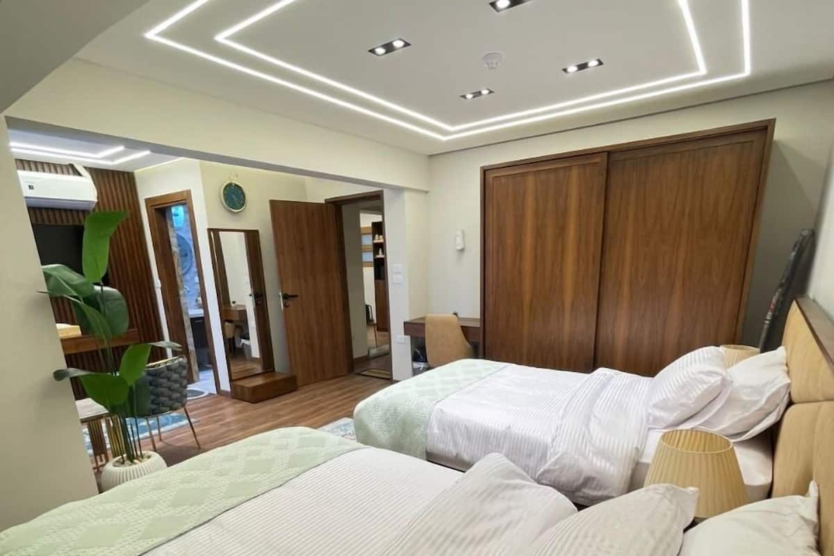 Deluxe studio suite | Een laptopwerkplek, een strijkplank/strijkijzer, gratis wifi, beddengoed