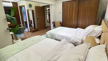 Estúdio luxo | Espaço de trabalho para notebook, ferros/tábuas de passar roupa