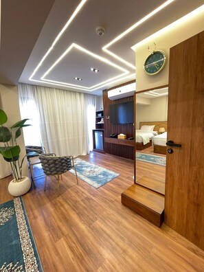 Deluxe Studio | Living area