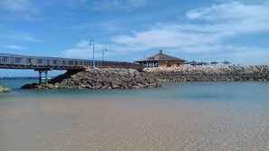 Sun loungers, beach towels - Puerta del Sol, fully equipped apartment, ideally located close to all amenities (Caleta de Fuste)