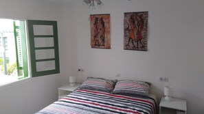 1 bedroom, iron/ironing board, travel crib, free WiFi - Puerta del Sol, fully equipped apartment, ideally located close to all amenities (Caleta de Fuste)