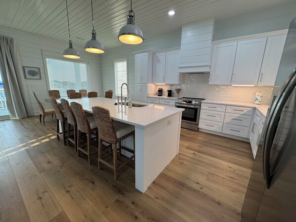 Microwave, oven, stovetop, dishwasher - 6BR Luxury Home with Private Pool- Walk to Marina and Local Restaurants (Orange Beach)