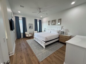 6 bedrooms, iron/ironing board, WiFi, bed sheets