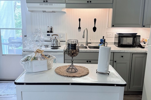 Micro-ondes, four, plaque de cuisson