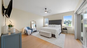 3 Schlafzimmer, Schreibtisch, Bügeleisen/Bügelbrett, Reisekinderbett