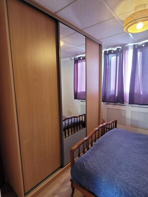 1 bedroom, iron/ironing board, travel crib, free WiFi - Charming 35 m2 apartment with terrace and garden (Domont)